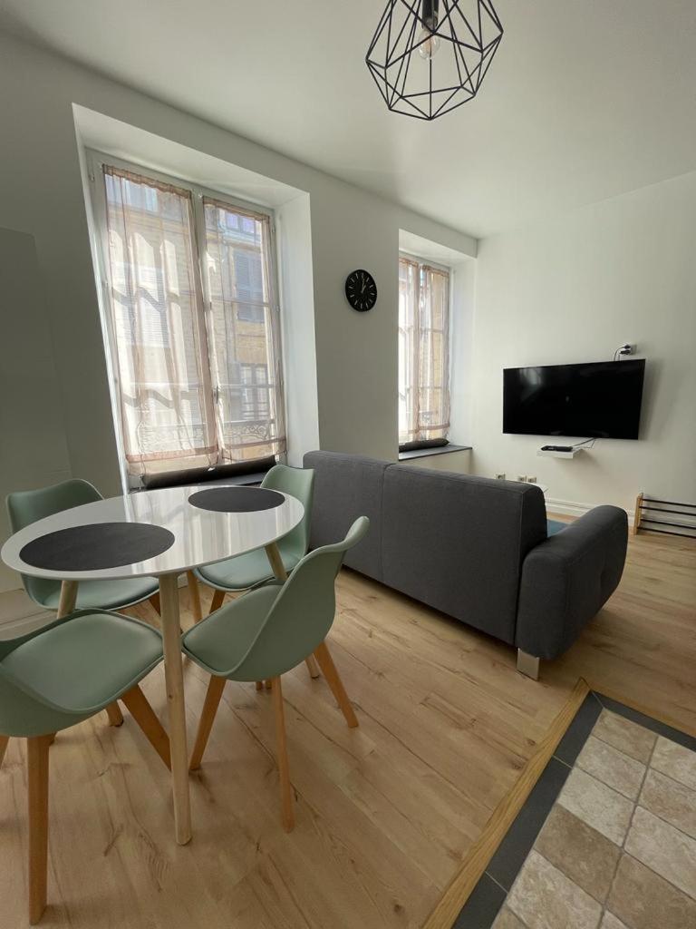 Appartement Le Petit Charcot Шарлевиль-Мезьер Экстерьер фото
